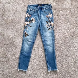 Abercrombie & Fitch Simone High Rise Ankle Skinny Jean